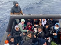 Marmaris’te 17 düzensiz göçmen kurtarıldı