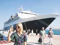 Kuşadası’na kruvaziyer gemileri ile 800 bin turist bekleniyor