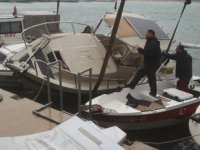 Antalya’da yağıştan dolayı 2 adet tekne battı