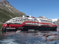 MS Fridtjof Nansen yolcu gemisi, Norveç'te karaya oturdu