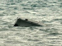 Malezya'da göçmenleri taşıyan tekne alabora oldu