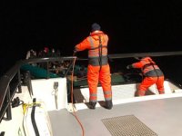 İzmir açıklarında 17 düzensiz göçmen kurtarıldı