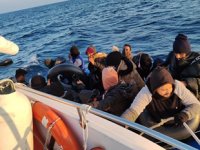 İzmir açıklarında 78 düzensiz göçmen kurtarıldı