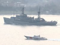 Rus savaş gemisi, İstanbul Boğazı'ndan geçti