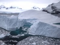 Antarktika’dan denize kavuşan her damla su iklim değişikliğine sebep oluyor