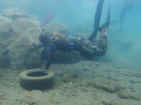 Bodrum'da dalgıçlar, deniz dibi temizliği yaptı