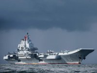 Shangdong isimli Çin uçak gemisi, Tayvan Boğazı'ndan geçti