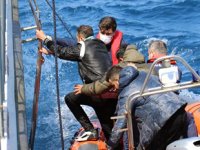 Datça’da botları sürüklenen göçmenler kurtarıldı