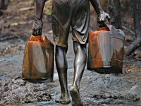 Nijerya'da geçen yıl 116.46 milyon litre petrol çalındı