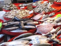 Trabzon'da tezgâhları farklı illerden gelen balıklar süslüyor