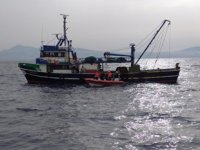 Denizde rahatsızlanan balıkçının yardımına Sahil Güvenlik ekipleri yetişti