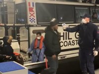 İzmir açıklarında 87 düzensiz göçmen yakalandı