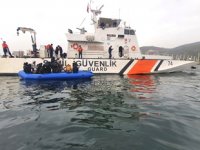 İzmir açıklarında 46 düzensiz göçmen kurtarıldı