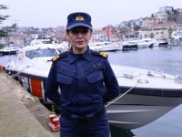 Sahil Güvenlik Komutanlığı'nın ilk Kadın Bot Komutanı Üsteğmen Esra Çamkerten göreve başladı
