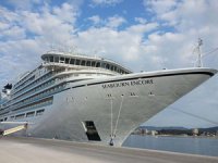 Seabourn Encore isimli kruvaziyer gemisi, Çeşme’ye geldi