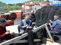 Ordulu balıkçılar, sezonda yıpranan tekne ve ağlarını bakıma aldı