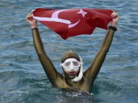 Birgül Erken, Samsun'da ‘Ata'ya Saygı Dalışı’ gerçekleştirdi