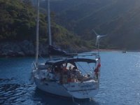 Bodrum’da makinesi arızalanan tekne, kurtarıldı