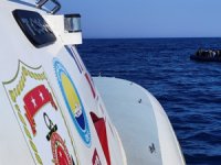 Çanakkale açıklarında 56 göçmen kurtarıldı