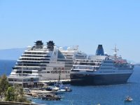 Seabourn Encore ve Blue Sapphire yolcu gemileri, Bodrum’a geldi