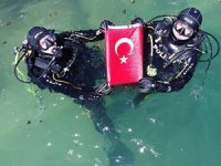 Van'ın kurbağa adamları, su altında zorlu görev yürütüyor