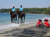 Kuşadası milli park sahilini atlı jandarmalar koruyacak