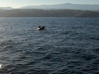 İzmir açıklarında 32 göçmen kurtarıldı