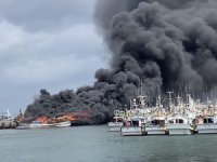 Güney Kore’de balıkçı teknelerinde yangın çıktı: 3 yaralı, 2 kayıp