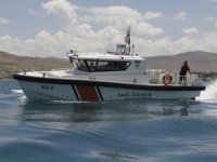 Van Gölü’nde düzensiz göçmen kaçakçılığının önü kesildi