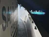 Kuşadası açıklarında 21 düzensiz göçmen kurtarıldı