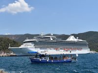 Riviera isimli kruvaziyer gemisi, Marmaris'e geldi