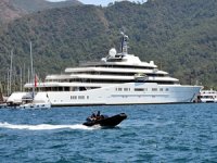 Eclipse isimli lüks yat, yakıt ikmali için Marmaris'e geldi