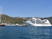 Bahama bandıralı kruvaziyer Seabourn Encore Marmaris'e yanaştırıldı