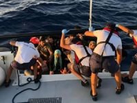 Datça'da 3 Türk vatandaşı ile 186 kaçak göçmen kurtarıldı