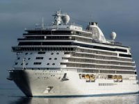 Lüks gemi "Seven Seas Explorer", 391 turistle Marmaris'e geldi