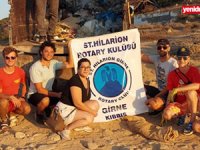 Sahilden 270 kilo plastik ve katran toplandı