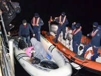 İzmir açıklarında 106 göçmen kurtarıldı