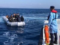 İzmir açıklarında 48 düzensiz göçmen kurtarıldı