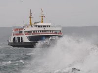 Fırtına nedeniyle Çanakkale ve adalar arasındaki feribot seferleri iptal