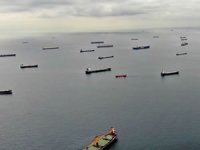 İstanbul açıklarında 150’den fazla tahıl yüklü gemi bekliyor
