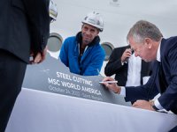 Dünyanın LNG ile çalışan en büyük yolcu gemisi MSC World Europa'nın teslimatı kutlandı