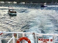 Arızalanan tekne Rumeli Feneri'ne yanaştırıldı