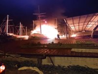 Fethiye'de tersane yangını: 4 ahşap tekne zarar gördü