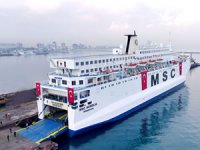 MSC Grubu’nun depremzedeler için gönderdiği yardım gemisi İskenderun’ a yanaştı