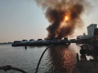 Tayland'da elektrikli feribotlar alev alev yandı