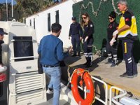 Ticari gemide yaralanan vatandaşa tıbbi tahliye