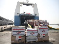 Mısır'dan gelen yardım gemisi Mersin Limanı'na ulaştı