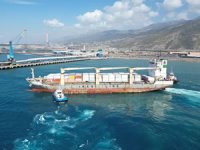 Katar'ın gönderdiği yaşam konteynerleri İskenderun Limanı'na ulaştı