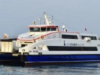 İzmir'de lodos nedeniyle vapur seferleri iptal edildi