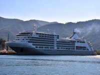 Marmaris'e sezonun ilk kruvaziyeri 450 yolcusuyla geldi
